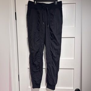Black lululemon size 6 women’s dance jogger. Only wore once.